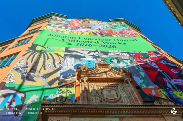 Framing an entrance to the unseen.
 
For Collected Works 2016–2026, Jonatan Leandoer Håstad, also known as Yung Lean, brings together previously unseen works spanning a decade of his artistic practice.
 
At Stockholm’s Gasverket, the exhibition begins before you even step inside. Big Image premium printed the monumental façade image on Permeo Mesh, a new addition to our fabric range, precisely tailored to frame the entrance and transform the exterior into the first encounter with the exhibition.
 
The exhibition is open through October 11, daily from 12:00–19:00.
 
@yunglean2001 @worldaffairsincorporated 

Installation: @nordiskamontage 
.
.
.
.
.
.
Premium printing, facade image, art exhibition, custom made

#149347