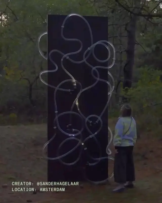 𝑽𝒊𝒔𝒖𝒂𝒍 𝒈𝒓𝒂𝒏𝒅𝒊𝒐𝒔𝒊𝒕𝒚 unfolds in the work of @sanderhagelaar 

➜ Have a post that sparks inspiration? Nominate your favorite - DM us.
 
Lucien | 2025
Water, led, custom waterpumps, acrylic, induction electronics.
 
Footage by: @byrobincalor